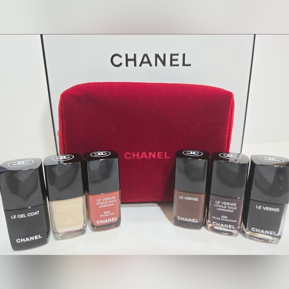 Chanel 7 Pieces Nail Polish Sets: 5×Le Vernis Nail Polish+Le Gel Top Coat+ Pouch